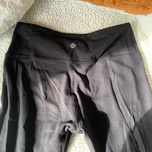 Selling low rise lulu lemon leggings!